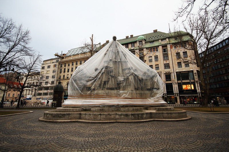 piazza dell'imbustato - Vörösmarty tér